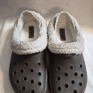 Crocs Fuzzy Lined Clogs in Brown and Cream